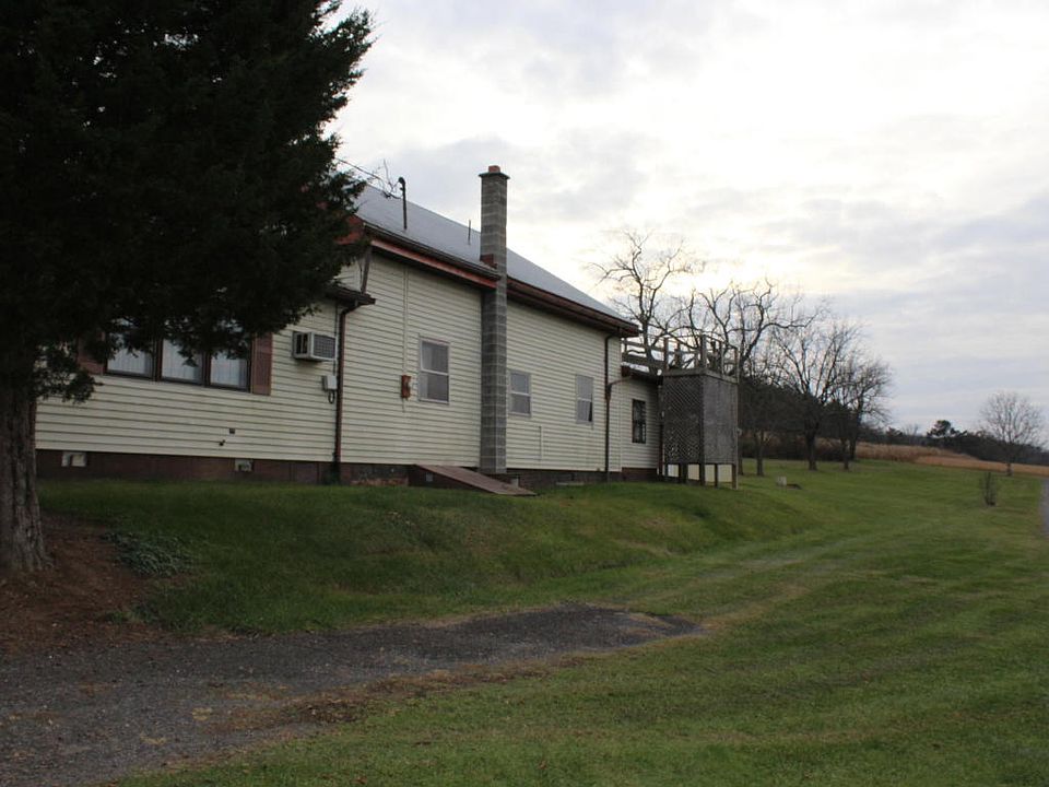 2nd image of 418 Trutt Rd