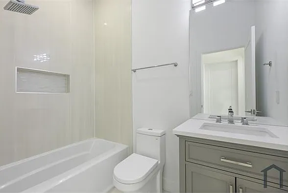 1202 Longfellow St NW #9 — Photo 14