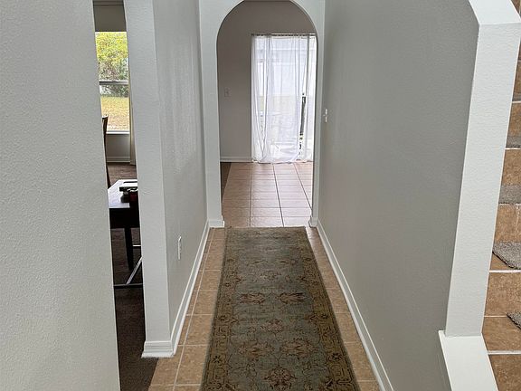 4th image of 16 Longfellow Dr