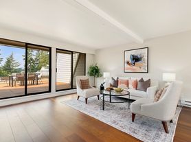8851 166th Ave NE