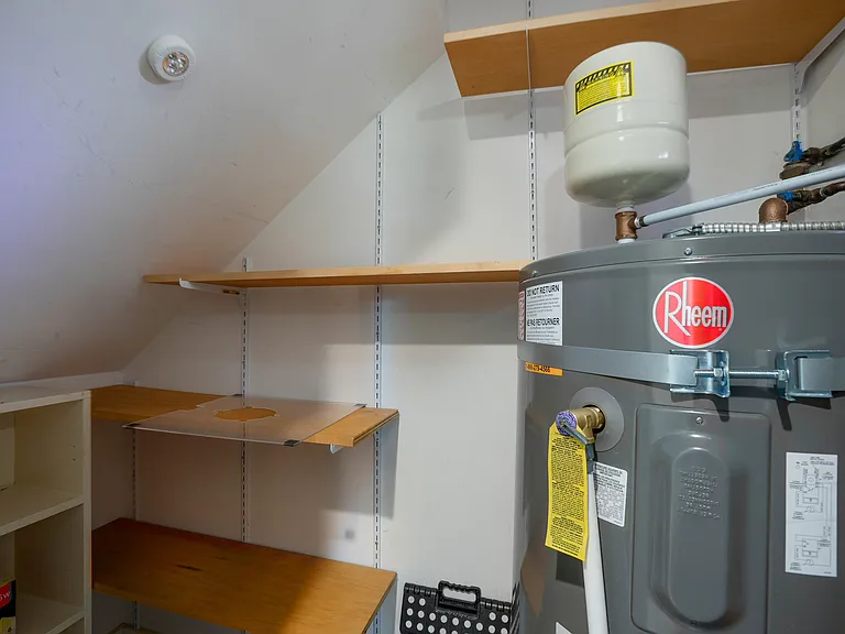 3546 Point Grey Rd #B — Photo 15