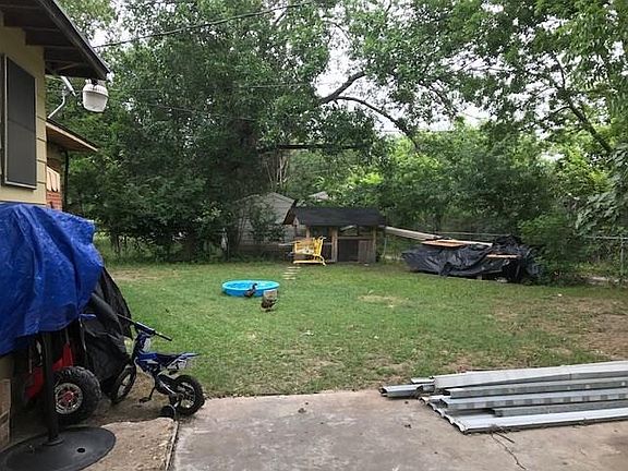 2nd image of 8138 Burroaks Cir