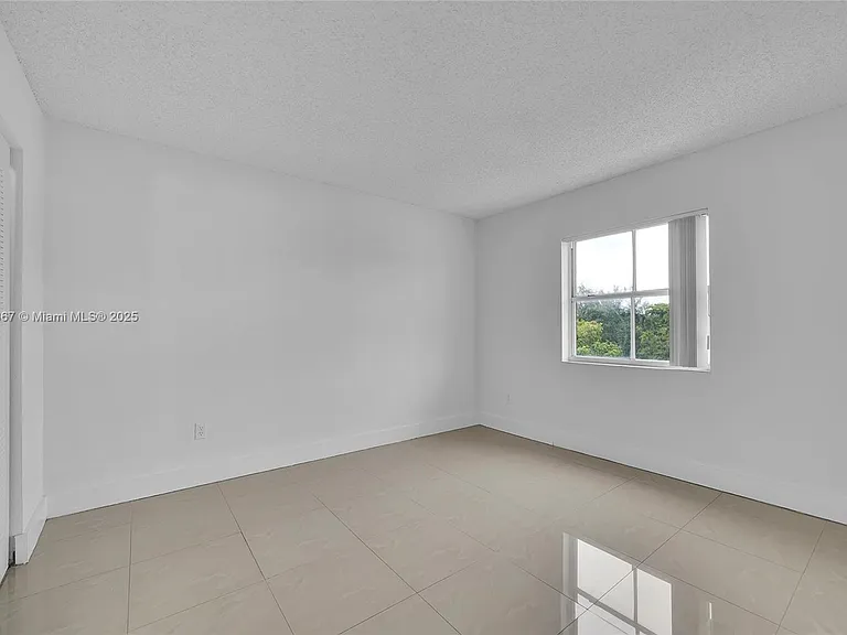 8260 SW 210th St #201 — Photo 17