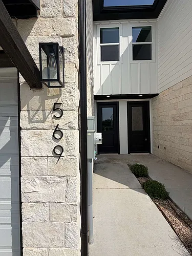 569 Galt Dr Photo 1