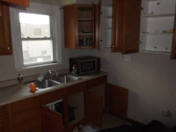 5th image of 301 W Wood St