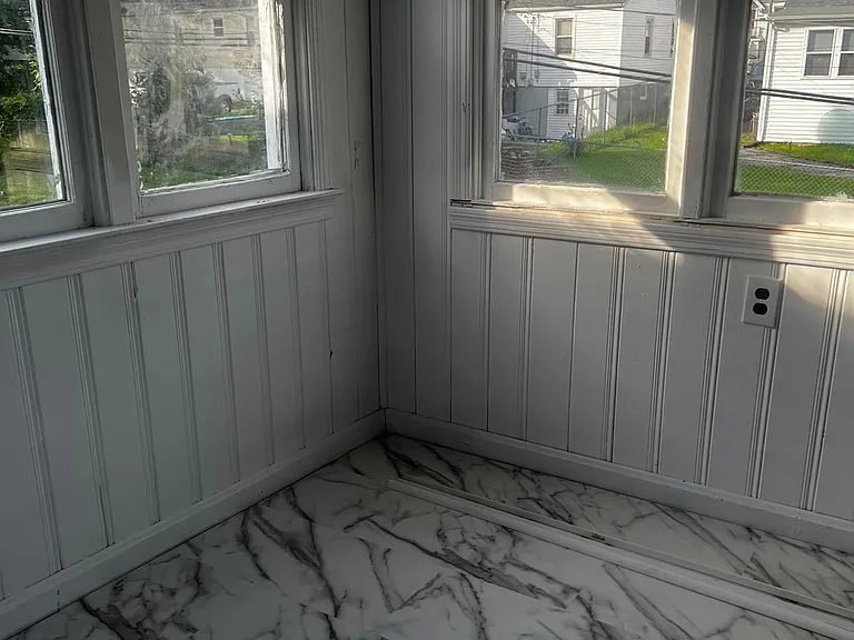 7447 Jenwood Ave — Photo 9