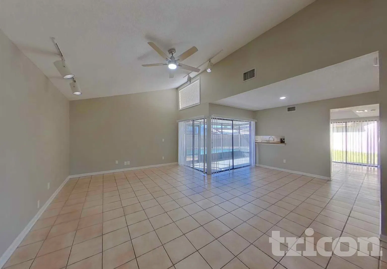 5008 Dollarway Court Tampa FL — Photo 3