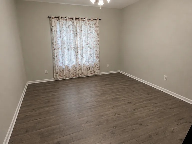 201 Fountain Crest Dr — Photo 17