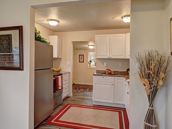 4th image of 1327 W Dalke Ave