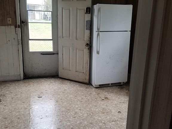 3rd image of 412 1st St