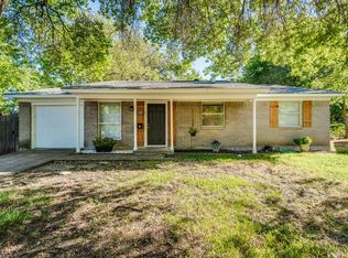 570 Falling Leaves Dr, Duncanville, TX 75116