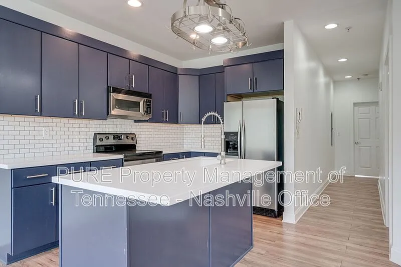 3 bed, 2.0 bath, 1443 sqft, $2,399 — Photo 1