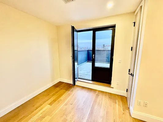 Rented by Cyberapts Management | media 9