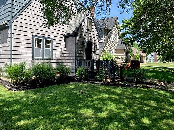 3rd image of 1516 W Ottawa St