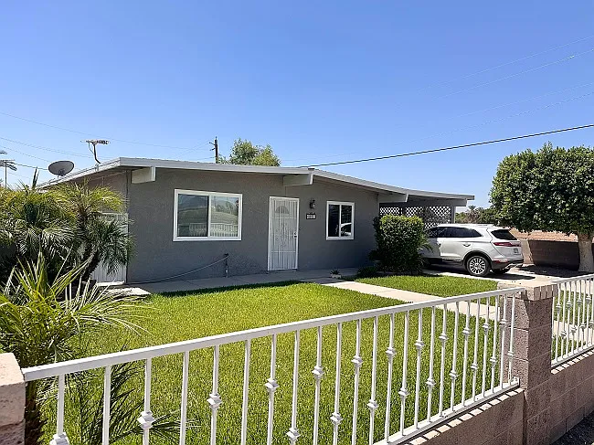 4377 W Daisy St — Photo 2
