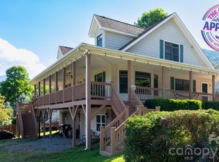 60 Rolling Ln, Maggie Valley, NC 28751