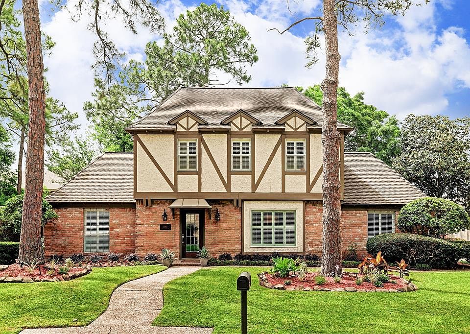1st image of 10915 Holly Springs Dr