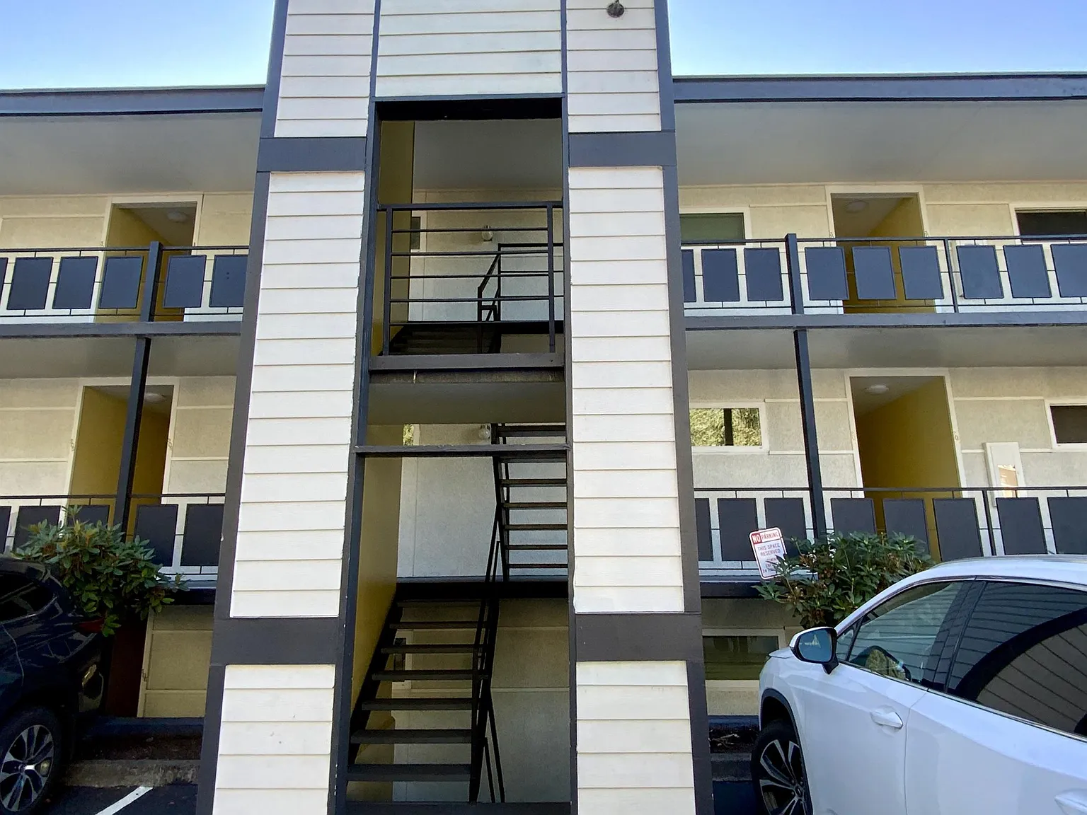 Renton Highlander - 3 — Photo 4