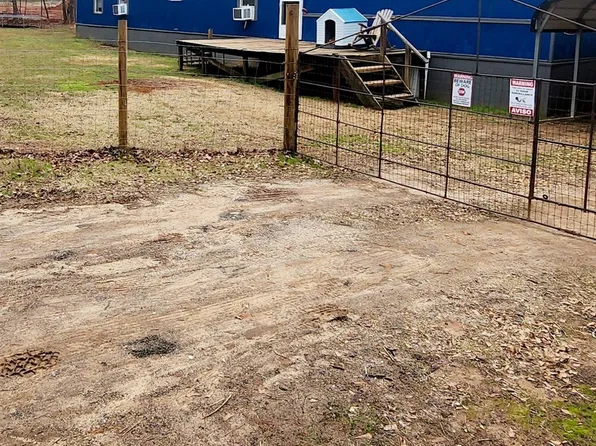 804 Robin Ln, Gladewater, TX 75647