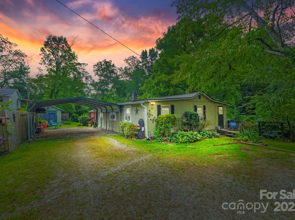 110 N Bear Creek Rd, Asheville, NC 28806