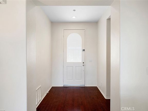 5th image of 5668 Como Cir