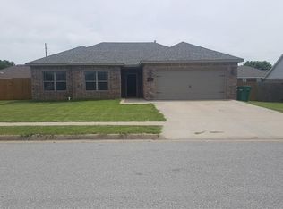 453 Jeanne Dr, Springdale, AR 72764