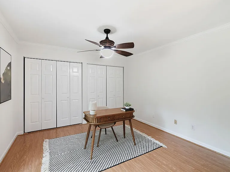 101 Thomas Ln #B1 — Photo 16