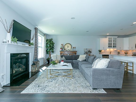 2nd image of 2304 Townhome Way #D