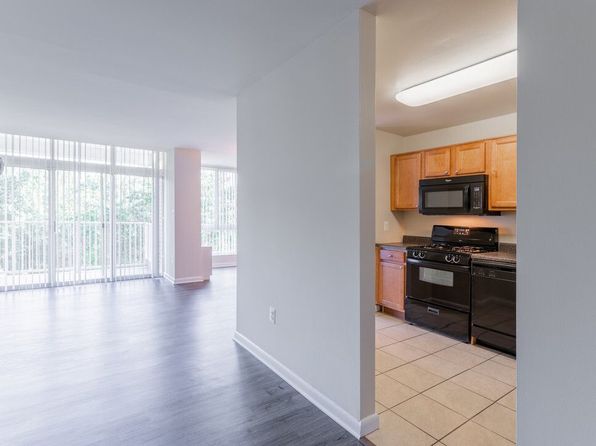 8150 Lakecrest Dr #706
