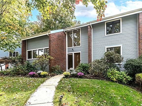 2nd image of 2627 Lansdale Dr
