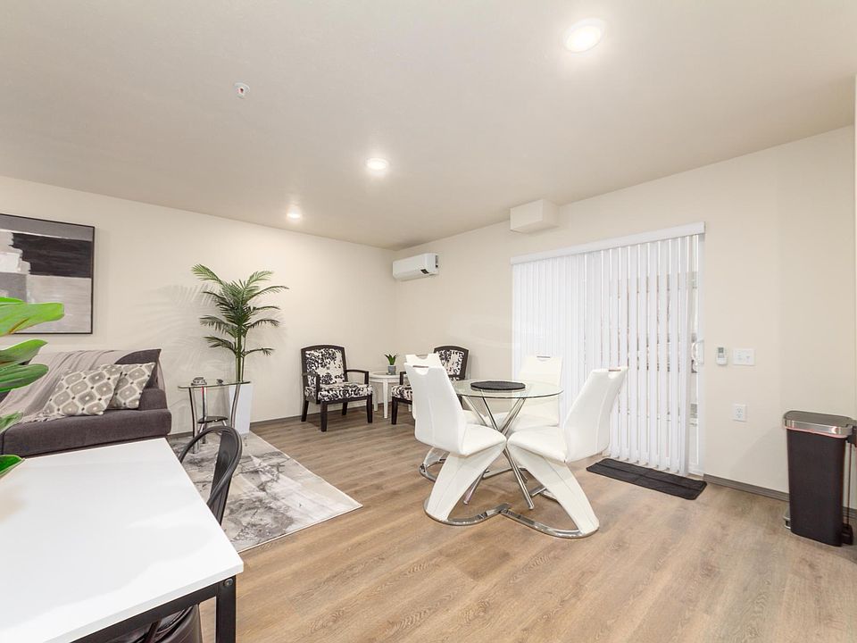 1st image of 1606 N Fiske St #103