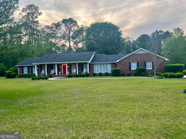 357 Knotty Pine Dr, Jesup, GA 31545