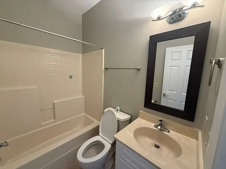 51 Cambridge Cir — Photo 22