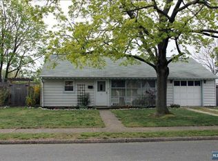 9 Hahn Ave, Rochelle Park, NJ 07662