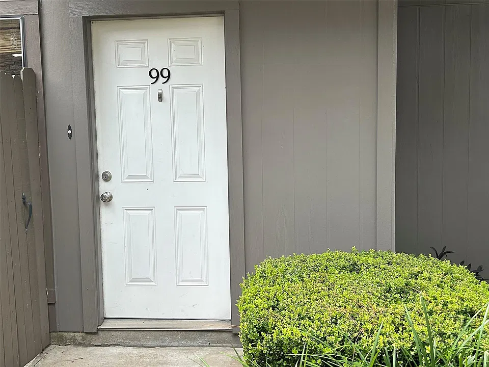 1201 Bering Dr #99