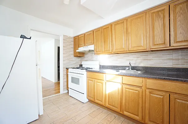 Rented by BRICK & GALO REALTY CORP | media 5