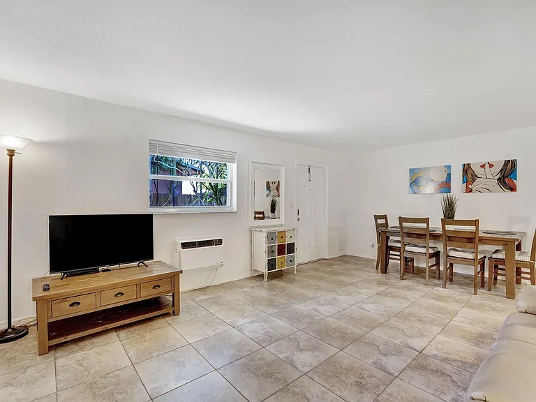 813 Middle St #3 — Photo 3