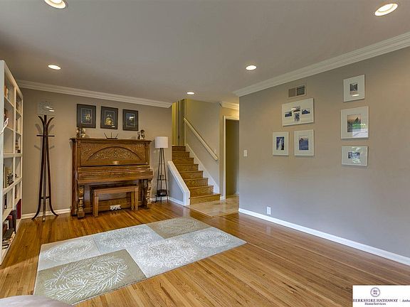4th image of 1626 S 107th St