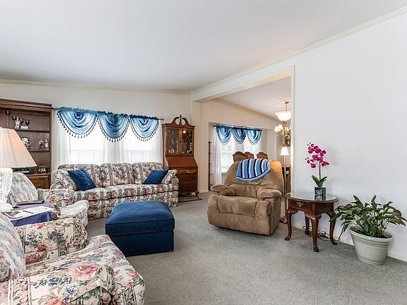 5th image of 30 Trailwood Dr