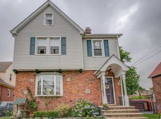 4724 189th St, Flushing, NY 11358