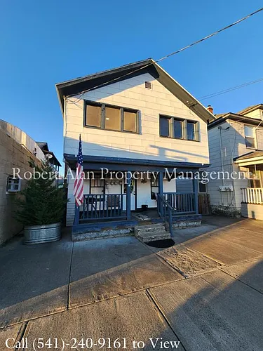 127 SW Emigrant Ave #2 Photo 1