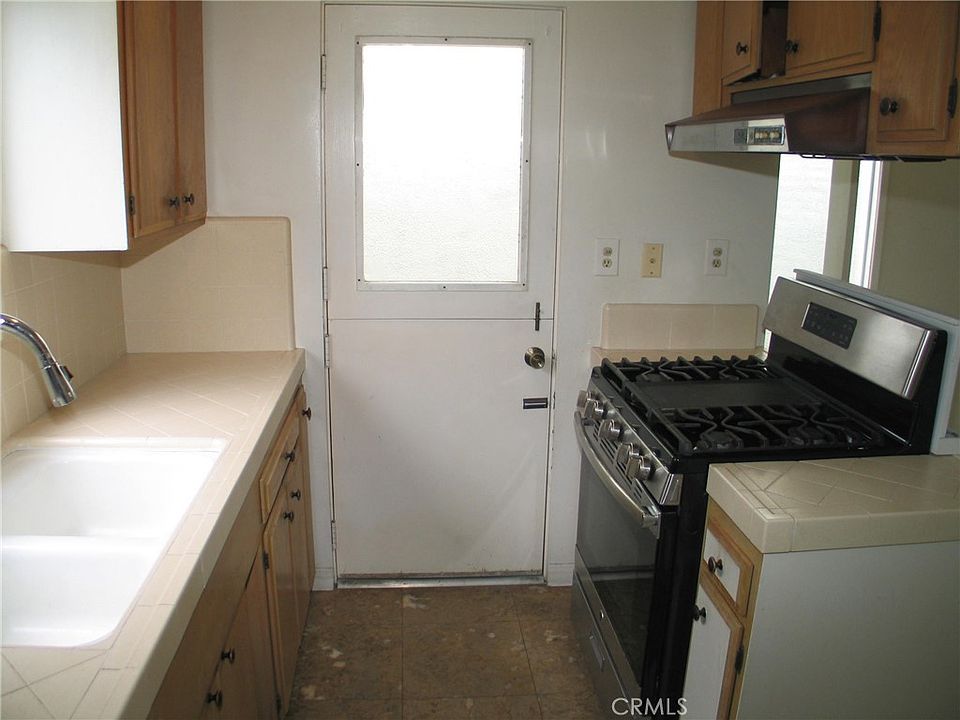 1st image of 112 1/2 Pearl Ave