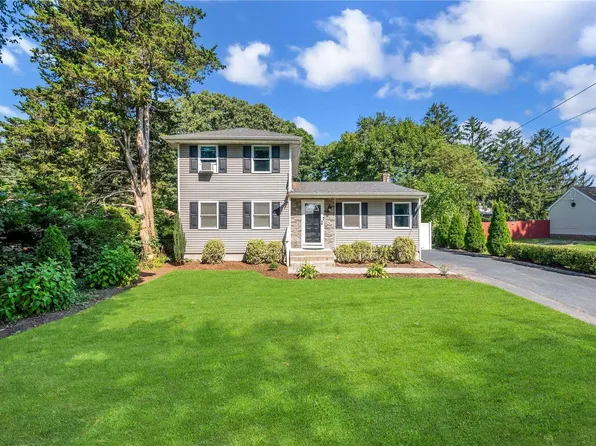 21 Whitman Avenue, Port Jefferson Station, NY 11776