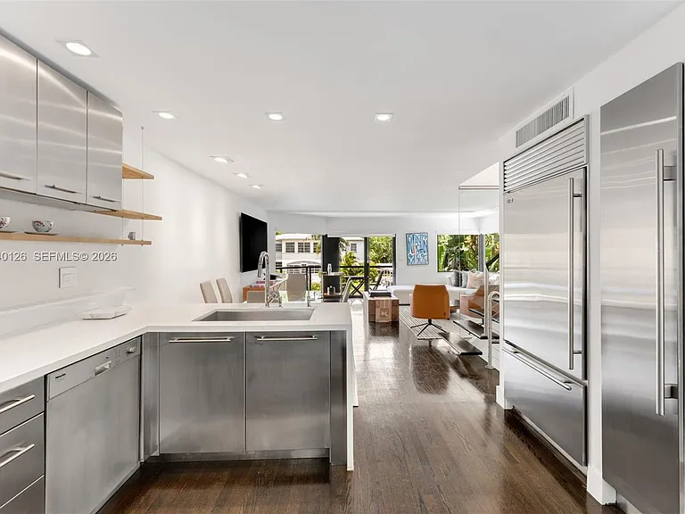 3560 W Fairview St — Photo 17