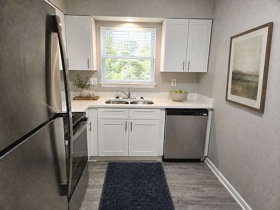 4th image of 100 Saint Francis Ct #6