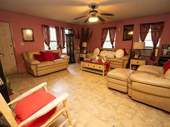 3rd image of 2706 Longcoy St