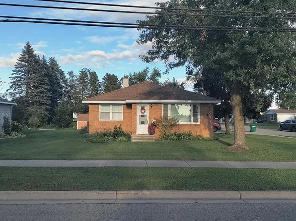 623 S Court Ave, Gaylord, MI 49735