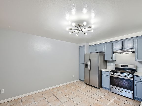 3rd image of 5050 La Cuenta Dr