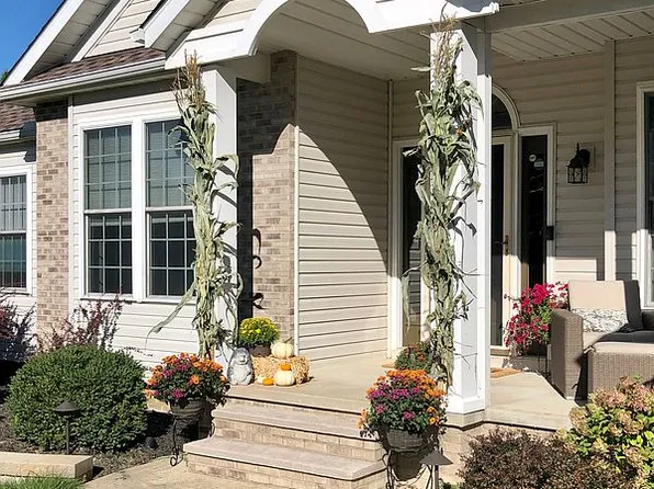 2101 Country Club Dr, Wickliffe, OH 44092