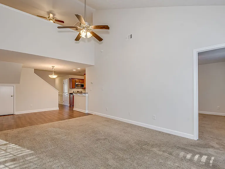 Stonewyck Luxury Townhomes — Photo 33